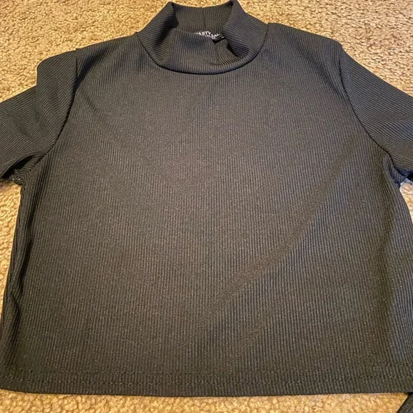 NASTYGAL Black Crop Turtleneck Top - Picture 3 of 4